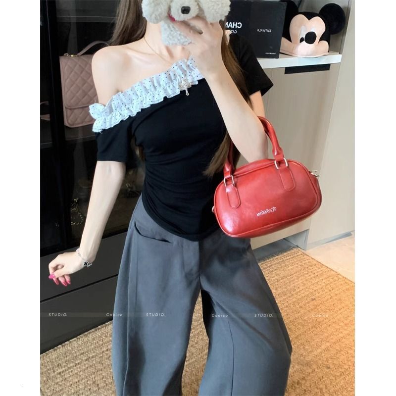 2025 short sleeved women's T-shirt summer new black slim fit French design sense niche off shoulder asymmetrical top new designer T-shirt