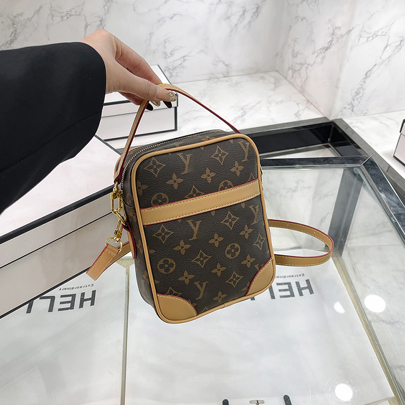 Genuine Leather Mini Cellphone With Chain Belt Girl's Plaid Shoulder Bags Luxury Designer Fashion Small Cow Skin Crossbody Bag Phone Pocket Large Capacity