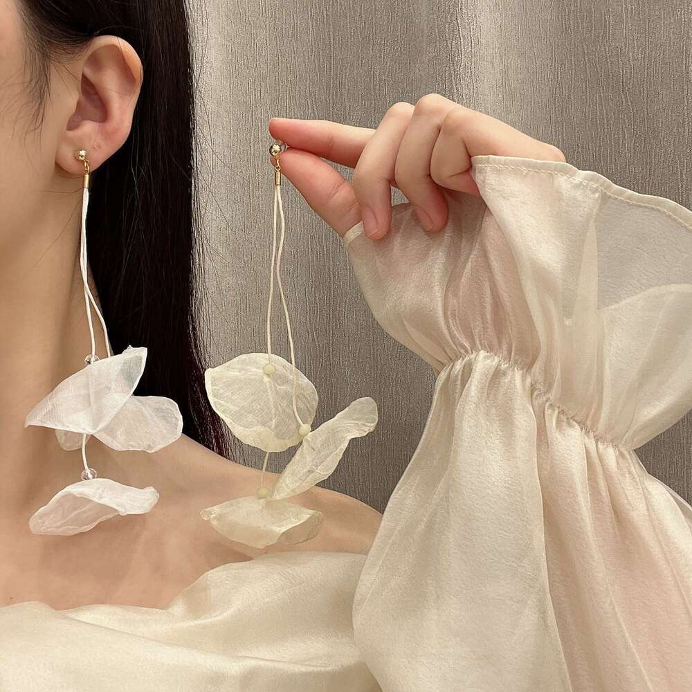 TikTok Light Elegant Beach Vacation Style Earrings Atmosphere Yellow and White Transparent Petal Shape e2f