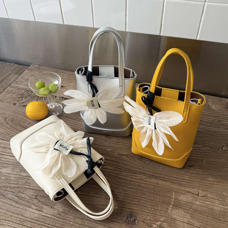 New Light Luxury Design Handbag Women's Shoulder Crossbody Phone Bag Companion