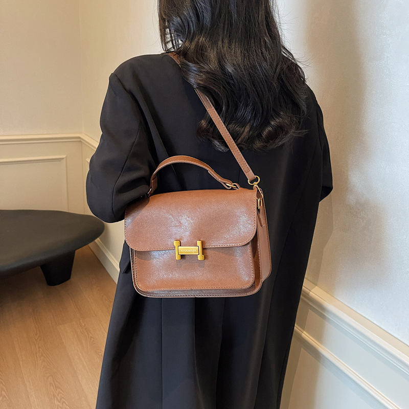 New simple mailman bag women's niche fashion portable small square bag autumn versatile commuter women's bag messenger bag