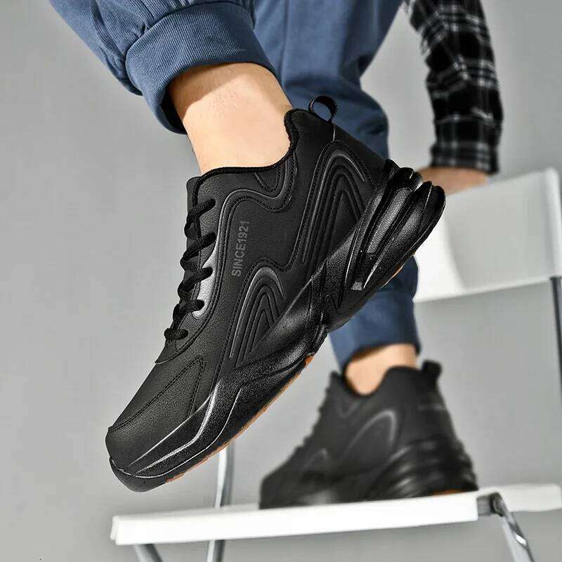 Men Sports Running Shoes Outdoor Walking Soft Casual Sneakers Fashion Designer Leather Sneaker Waterproof Men's Tennis Masculina