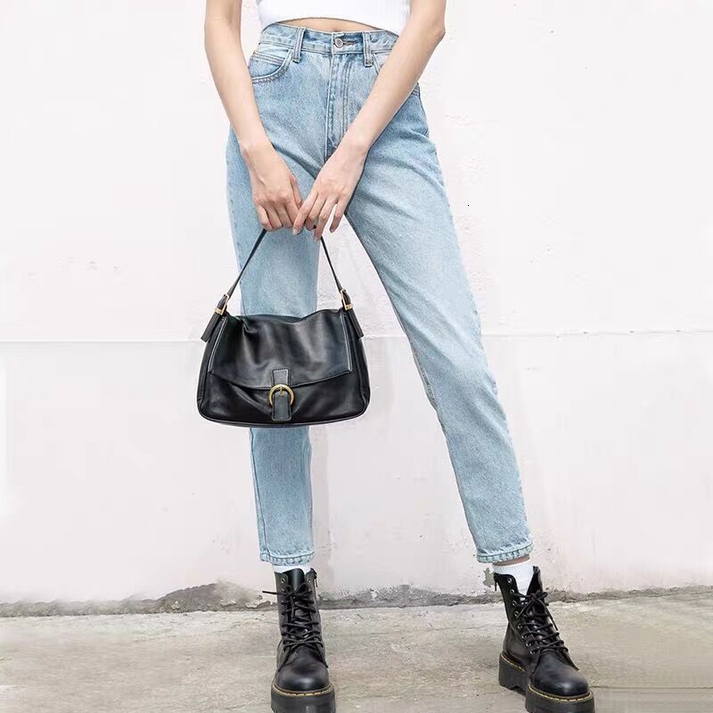 Designer Bag Niche New Retro Large Capacity Black Single Shoulder Underarm Bag Baguette Bag Luxury Bag Daily Trendy Flap Crossbody Handbag For Women T