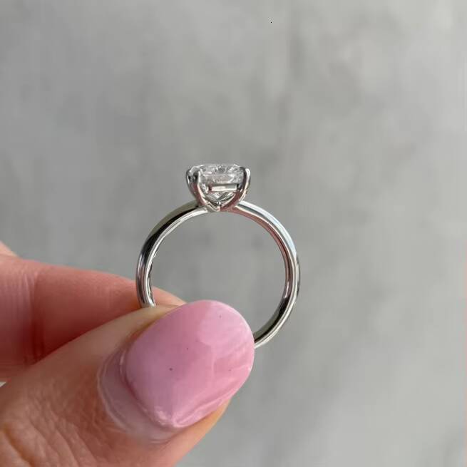 ZUANFO D VVS Radiant Cut Engagement Ring in 14k Solid Gold GRA Certified 2CT Moissanite Solitaire Diamond Ring for Women