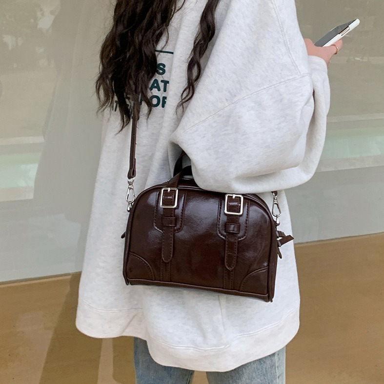 Designer Bag 2025 Luxury Bag New Korean Style Versatile Autumn Winter Niche Retro Black Handbag Versatile Shoulder Bag Crossbody Bag Trendy Tote Bag