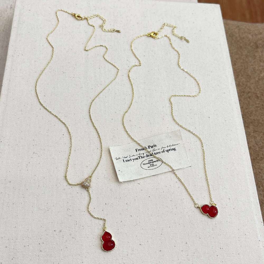 Gourd Sweater Chain Light High-End Elegant Versatile Unique Necklace 2024 New Women's Accessories Autumn Winter d5d