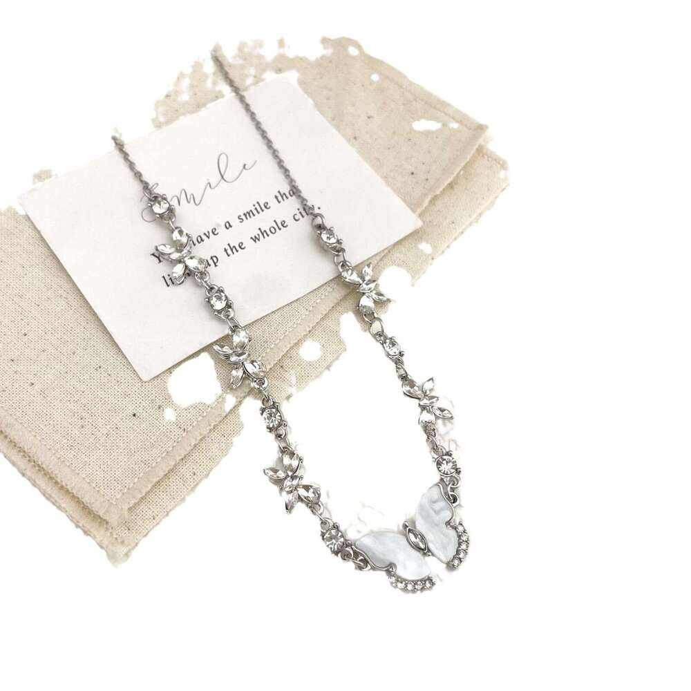French Elegant Dia-Encrusted Butterfly Necklace High-End Clavicle Chain Accessory Simple Light Niche Design Choker 589