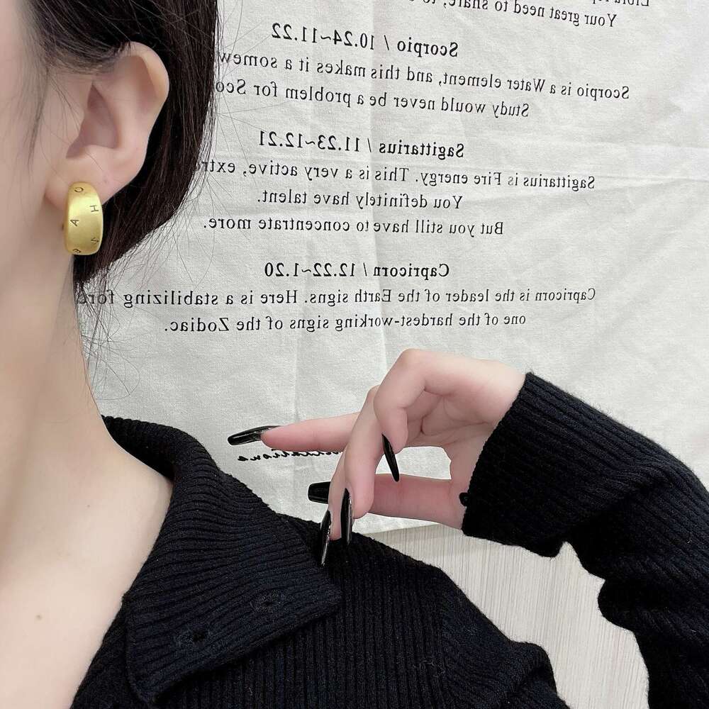 Vantage Vintage Style for Women, Light , High-End Feel, Unique Minimalist Style, Antique Earrings 675