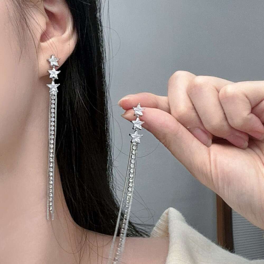 Niche Design Star Tassel Zircon Super Sparkling Elegant Versatile Drop 2024 New Earrings b38