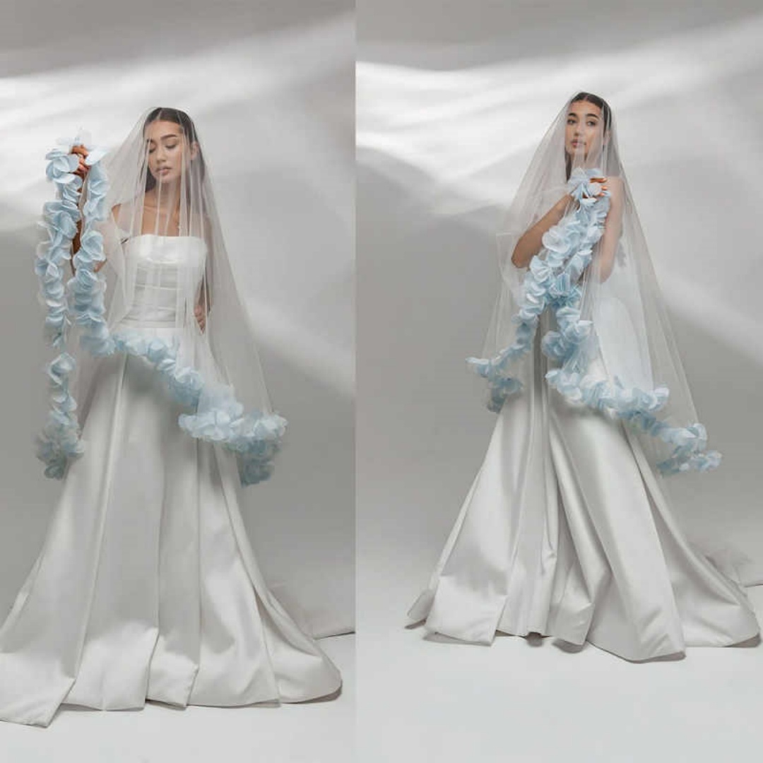Dreamy Wedding Veils 3D Applique Light Blue Flowers Edge Long Length Bride Veils Customized Wedding Accessories