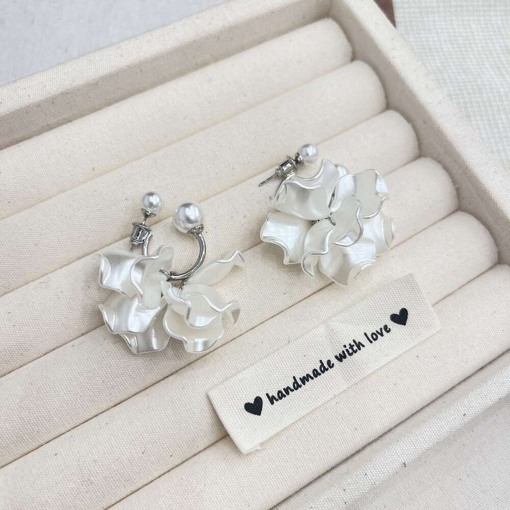 High-end French Elegant Pearl Flower Two-Way Wear Petal Gold Sier Forest Style Fairy Temperament Earrings 483