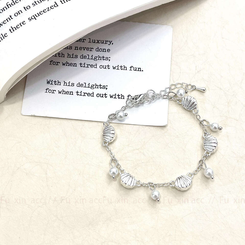 Shell Pearl Sier White Bracelet for Women, Lightweight, Simple, Exquisite, Fashionable, High-End, Elegant, Versatile Jewelry 579