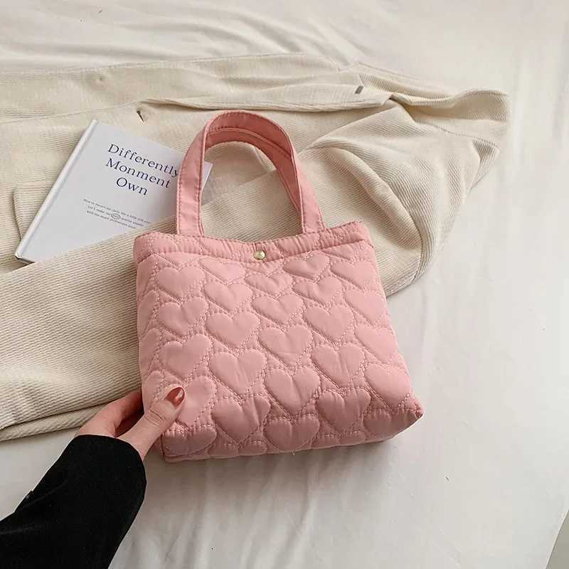 Solid Color Quilted Tote Bags Large Capacity Cott Padded Handbags Trendy Fluffy Shoulder Bag for Winter Travel Women Girls Y250730