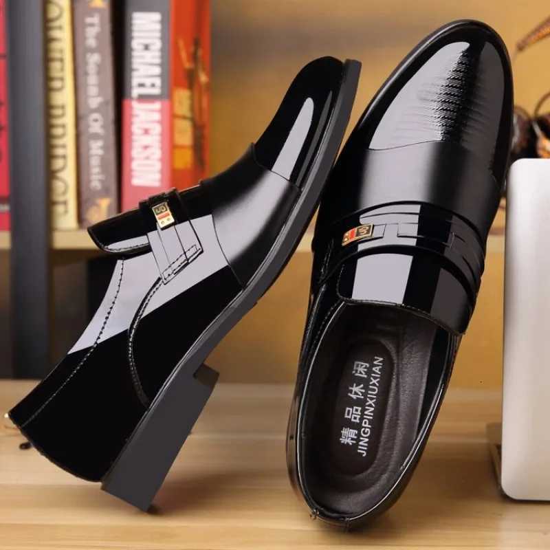 2024 New Men Casual Business Dress Shoes Breathable Wear Casual Shoes Men Fion Shoes Show designer loafers men loafers men Y250730
