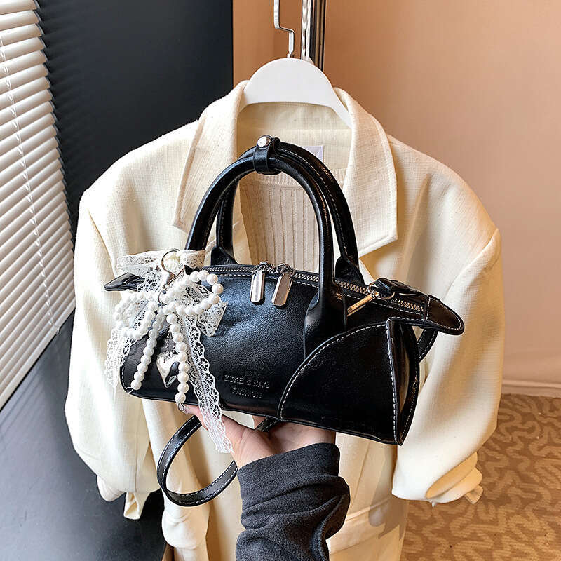 2025 New Fashion Casual Small Handbag with Unique Design Sense for Women, High-end Versatile Shoulder and Crossbody Bag