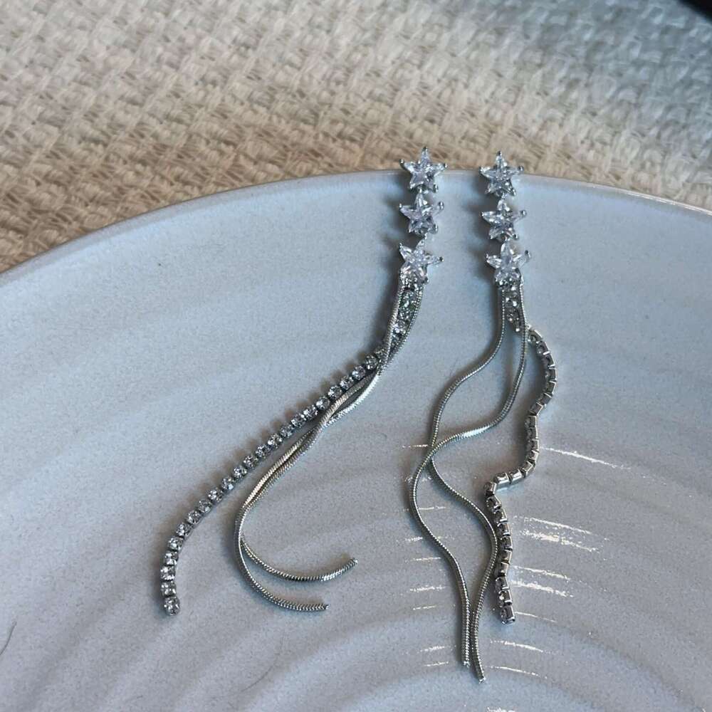 Niche Design Star Tassel Zircon Super Sparkling Elegant Versatile Drop 2024 New Earrings b38