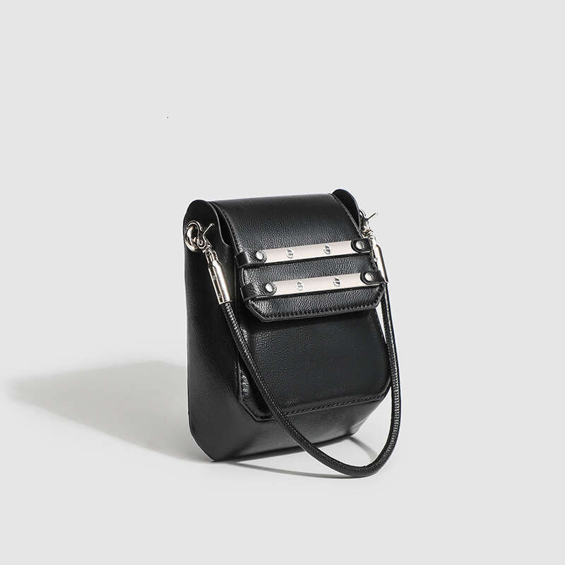 2024 Autumn Design Cover Style Handheld and Shoulder Bag, Fashionable Women's Bag