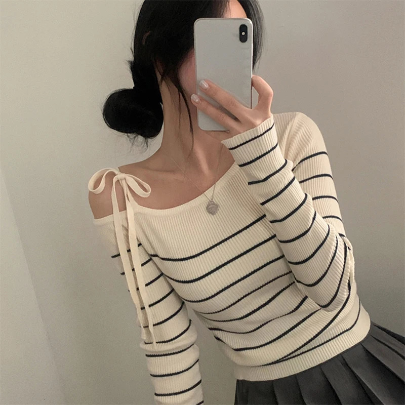 Sweet Off-the-shoulder Striped Tops Women Spring Autumn Casual Irregular Knitted Pullover 250723