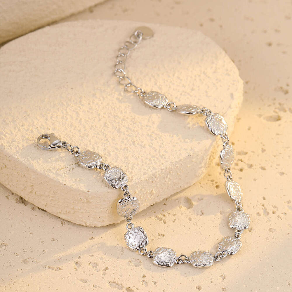 Elegant Versatile Stainless Non-Fading Square Hammered Gold Bracelet for Women, Niche High-End Titanium Steel Jewelry