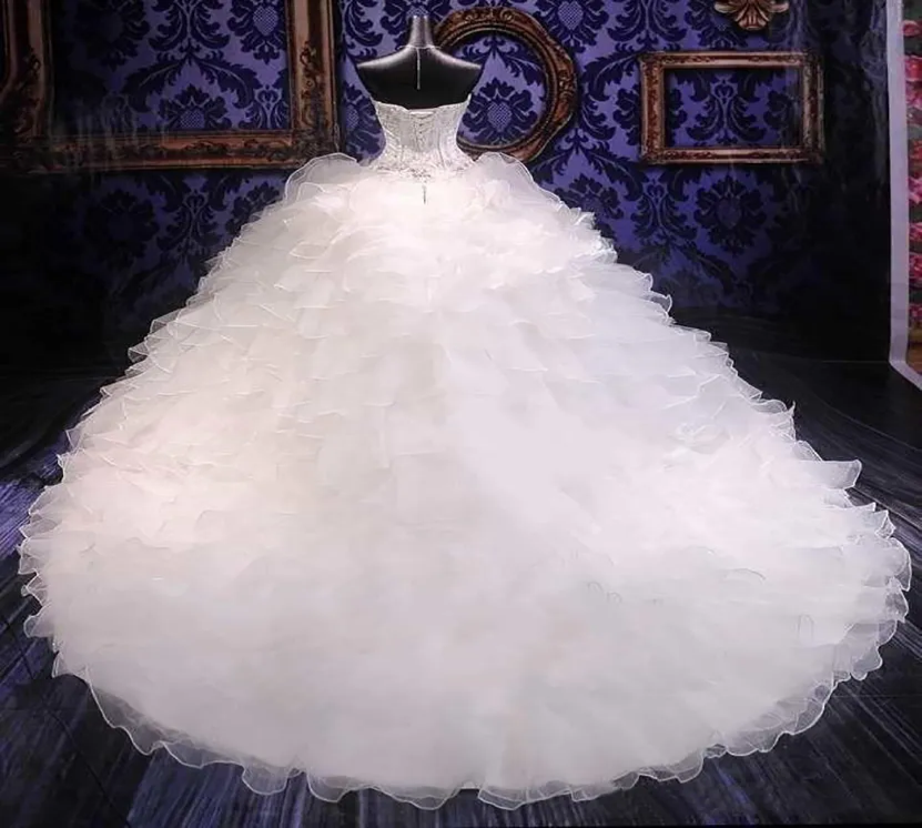 2021Luxury Beaded Embroidery Ball Gown Wedding Dresses Princess Gown Corset Sweetheart Organza Ruffles Cathedral Train Bridal Gowns Cheap