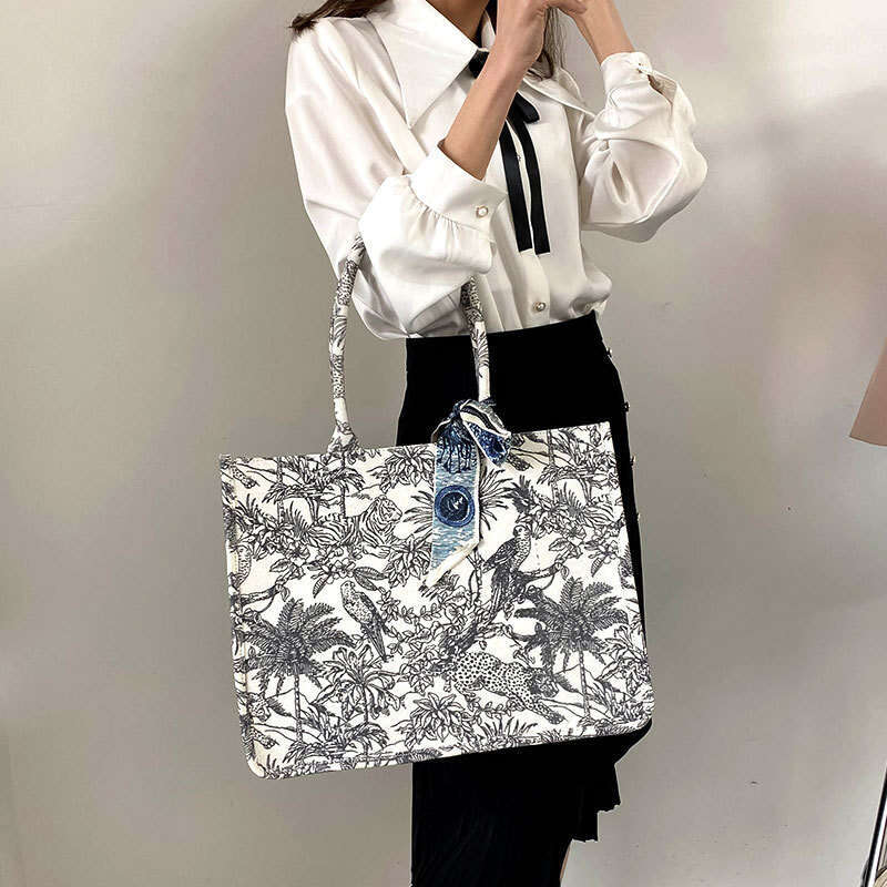Embroidered Handbag Niche Tote Women's Canvas Shoulder Bag