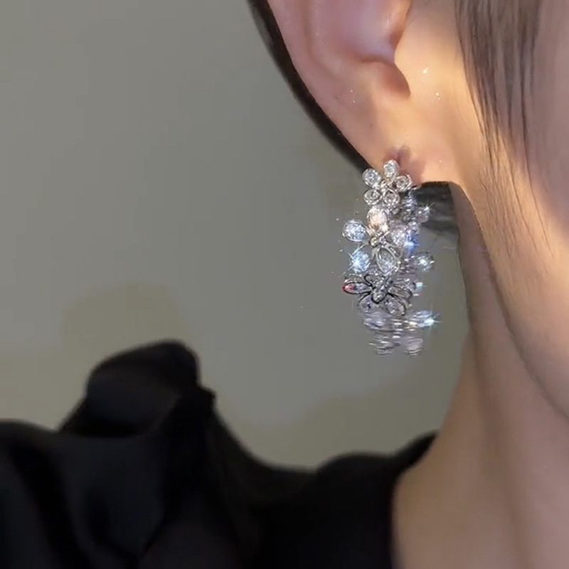 Sier Needle Zircon Flower Two-Way Fashionable Light High-End Exquisite Niche Versatile Earrings for Women