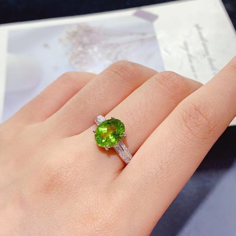 Classic design 925 silver peridot ring for women daily wear 8mm*10mm 3ct natural peridot jewelry with 18K gold plating