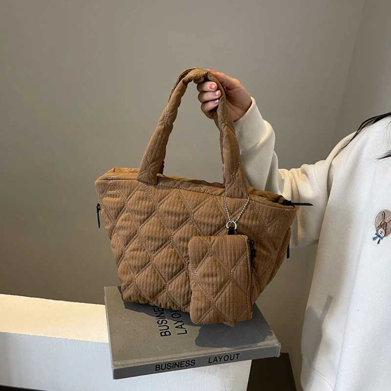 Puffer Tote Bag for Wen Quilted Handbag Nyl Large Capacity Puffy Purse Solid Color Hobo Bag for Work Travel Gym Shop Y250730