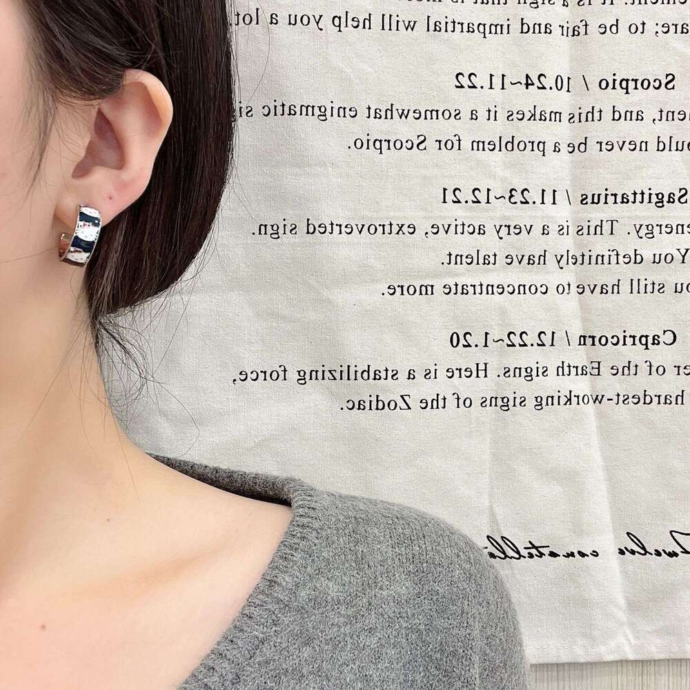 Meow Autumn Winter Dopamine Cute Cat for Women Niche High-end Elegant Versatile Sweet Girl Hoop Earrings 797