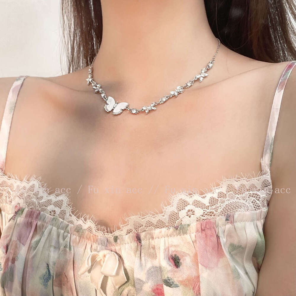 French Elegant Dia-Encrusted Butterfly Necklace High-End Clavicle Chain Accessory Simple Light Niche Design Choker 589