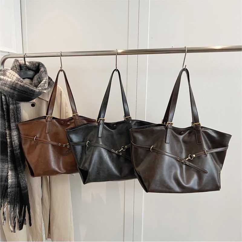 Big PU Leather Shoulder Bag for Women 2025 Winter Trend New Y2K Fi Handbags Women Travel Luxury Tote Bag Bags Y250730