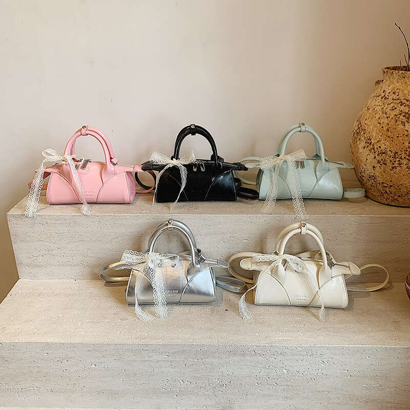 2025 New Fashion Casual Small Handbag with Unique Design Sense for Women, High-end Versatile Shoulder and Crossbody Bag