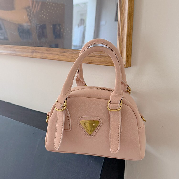 Designer Bag Niche Designer Bag For Women 2025 New Spring Summer Luxury Bag Versatile Shoulder Crossbody Bag High-quality Texture Handbag Bowling Bag 
