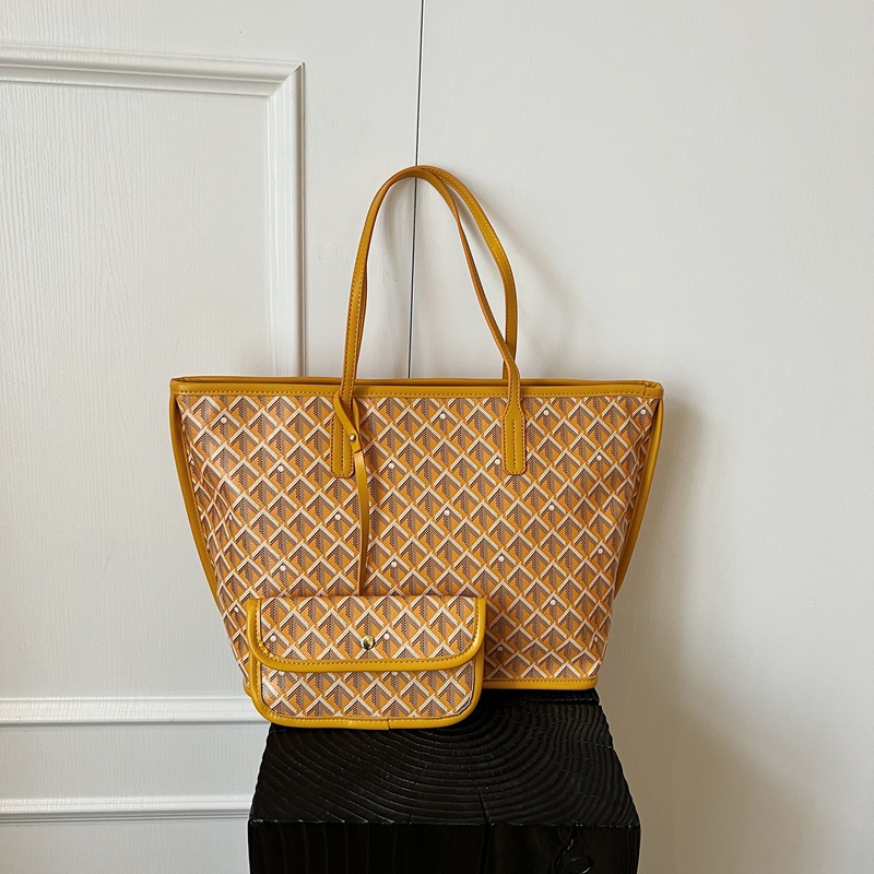 Classic Retro Tote Bag 2025 Designer's New Trendy Large Capacity Handbag Simple Design Commuter Bag Shoulder Bag