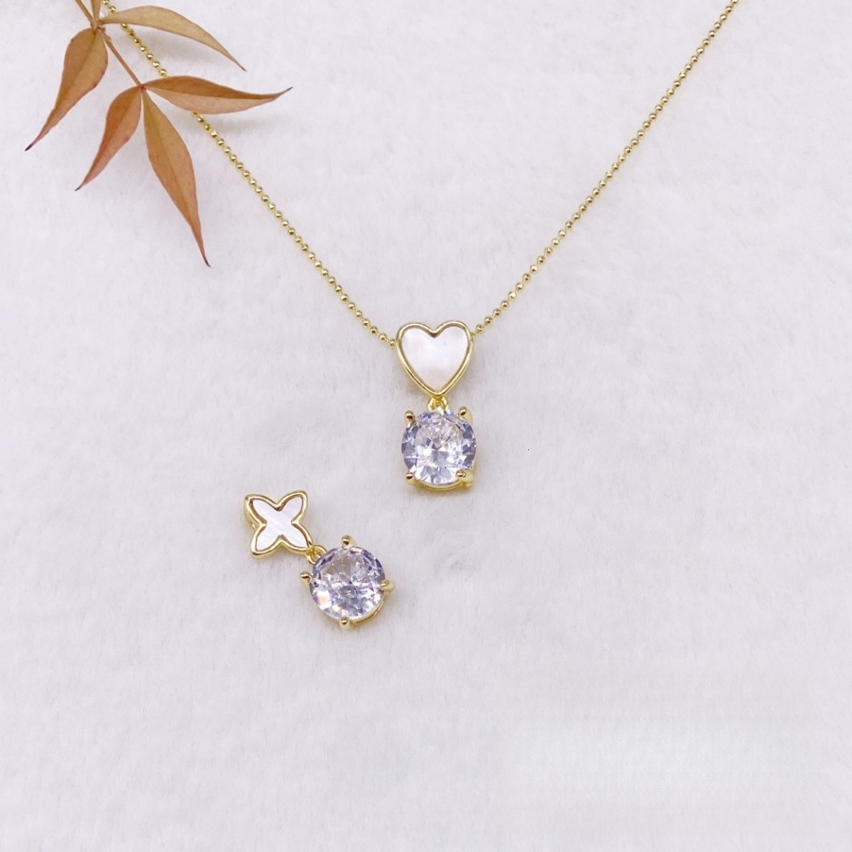 Free Shipping Designer Luxury Jewelry Large Zircon Heart Pendant Peach Heart Pendant Copper Plated 18K Real Gold Handmade Necklace Jewelry Accessories