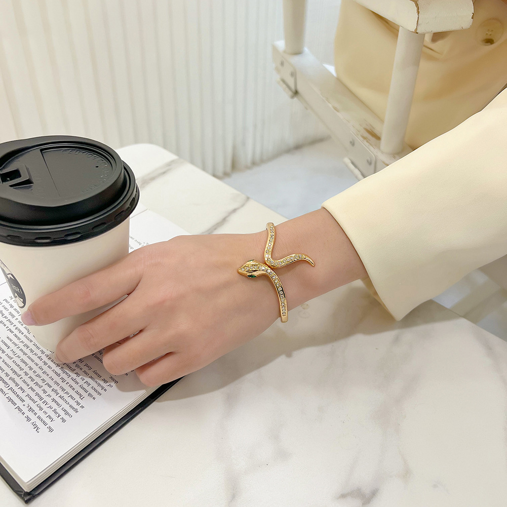 Designer Bracelet Snake Limited Edition Bracelet With Inlaid Diamonds Snake Bone Shape Bracelet Cross-border Open Madam Spring Bracelet Fashion Export