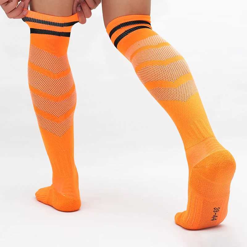 White Black Stripes Football Soccer Socks For Men Teenages Kids Boys Over the Calf Baseball Rugby Athletic Socks Women Girls Z250731