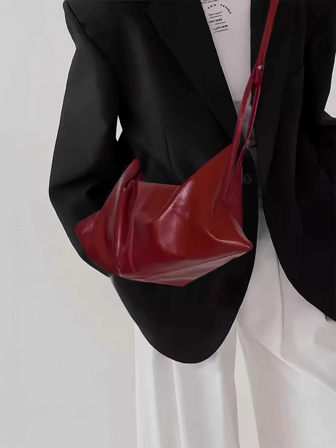 red croissant bag New oil wax soft leather light handbag Crossbody dumpling bag Y250730