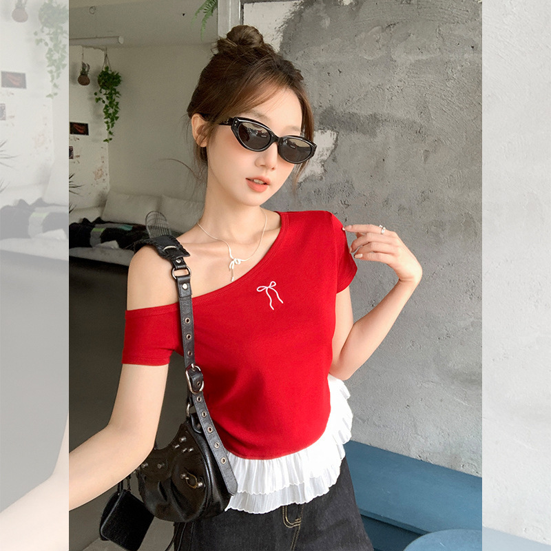 2025 red asymmetrical shoulder bow design short sleeved women's T-shirt summer new lace trimmed patch top new designer T-shirt