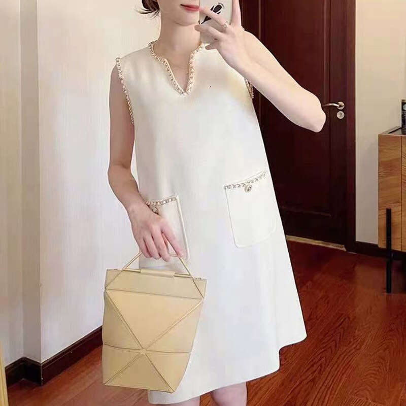 Summer Heavy-duty Metal Chain Woven Short V-neck Sleeveless Tank Elegant Slimming Dress