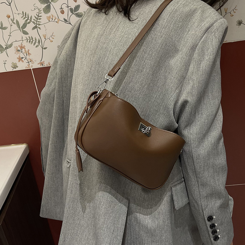 2025 New Niche Lazy Style Underarm High-end Soft Leather Women's Commuter Single Shoulder Crossbody Baguette Bag ddmymoon