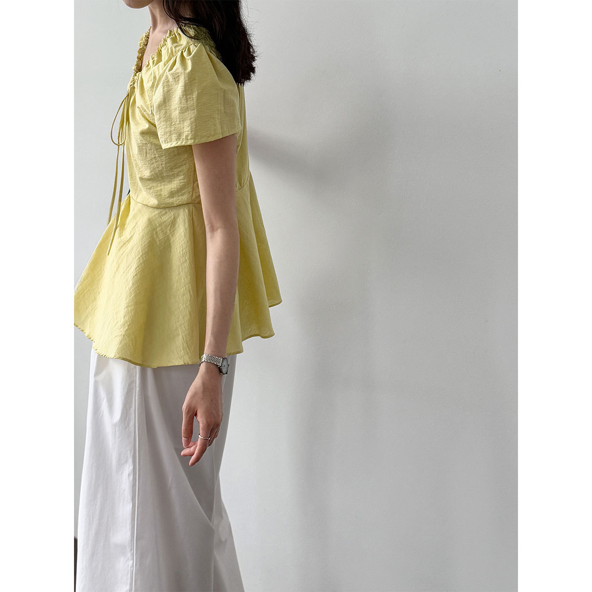 2025 French retro V-neck ruffled tie shirt short sleeved women's summer new waistband T-shirt top women's shirt new designer T-shirt