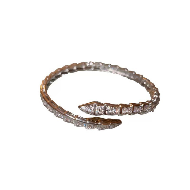 Bone Bracelet For Women Light Luxury Niche Design High-end Bracelet Light Madam Designer Bracelet Luxury Niche Style Elegant And Exquisite Bracelet Fo