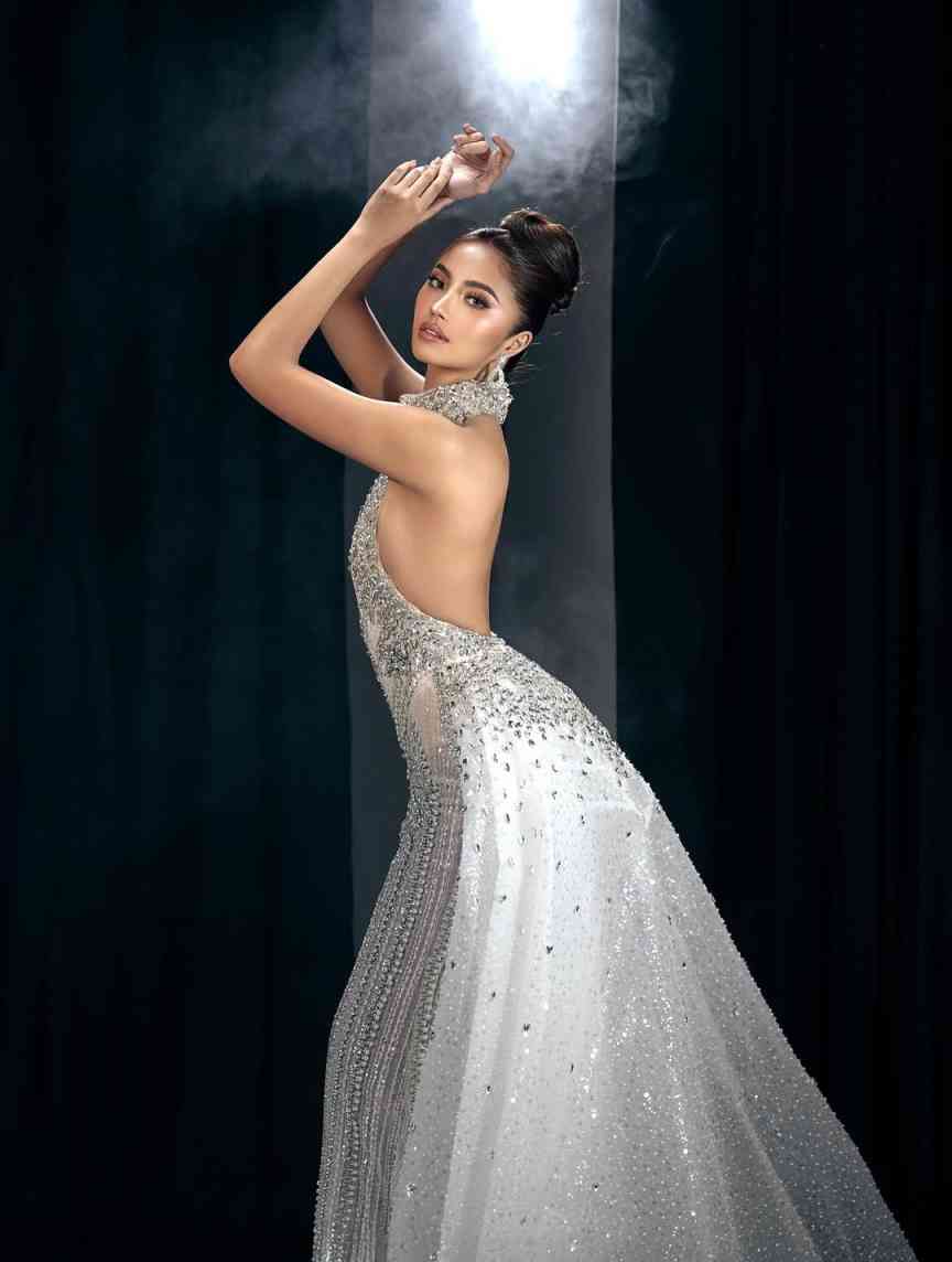 Elegant High Neck Sheath Wedding Dress Vintage Crystal Appliques Bridal Dress Sleeveless Customized Sequined vestidos de novia