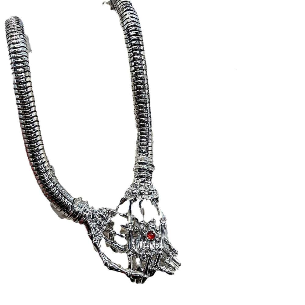 Ten Fingers Interlocking Exaggerated Skull Hand Magnet Necklace Punk Collarbone Creative Choker Hot Girl Neck Chain 7a4