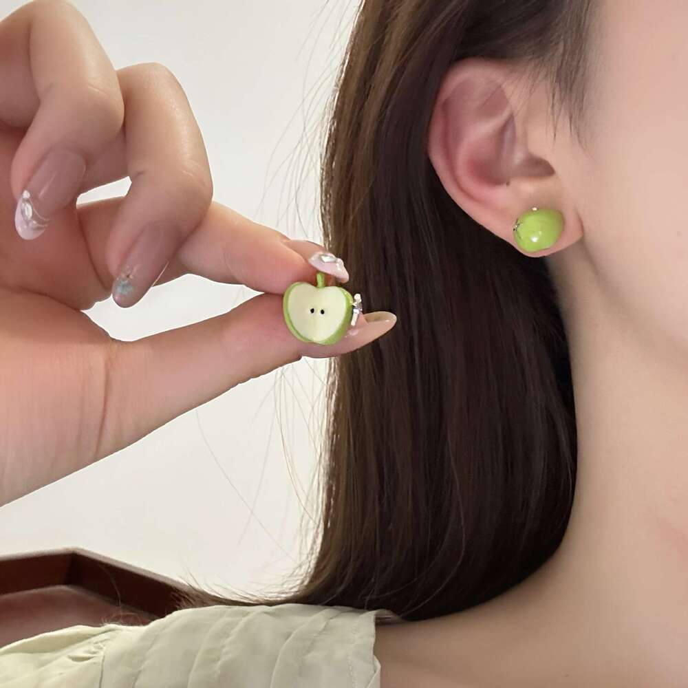 Cute Design Asymmetric Green Apple Earrings Clips Fresh Sweet Niche Trend Commuting Versatile Ear Accessories a4d
