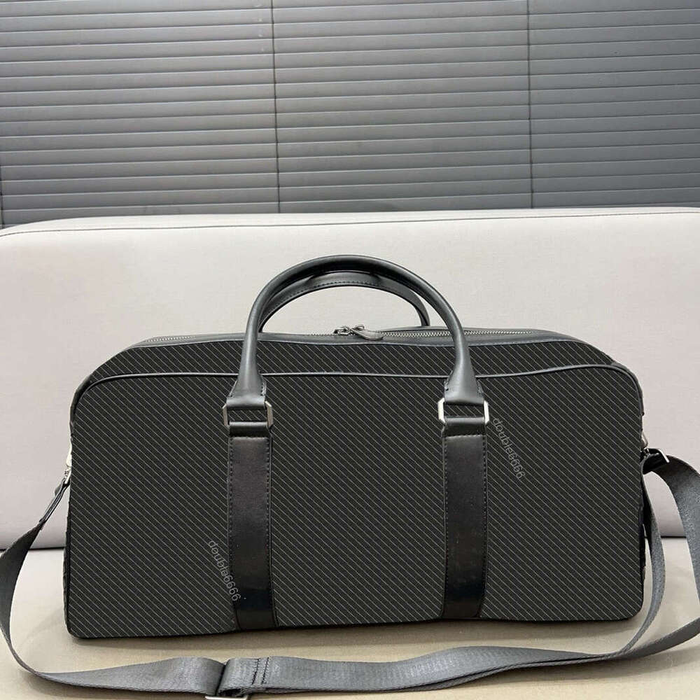 Duffle Bags Large Woven Travel Bag Luxury Designer Luggage Handbag Real Leather Capacity Women Men Sport bag messenger bag shoulder bag Crossbody bag