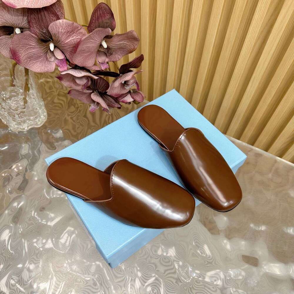 Women Size35-41 Genuine Leather Slippers Round Toes Mules Leisure Flats Solid Colors Designer Shoes Zapatillas De Mujer 790