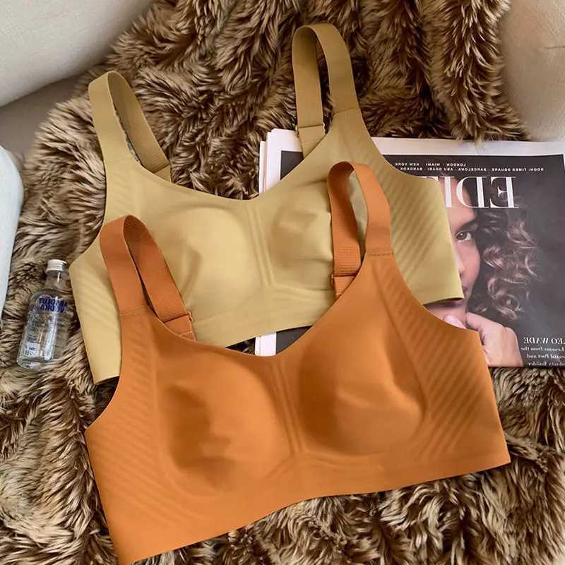 Big Breasts Showing Small Underwear Womens Summer Ultra-thin Seamless Rabbit Ears Large Size Breast Reduction Bra Z250730