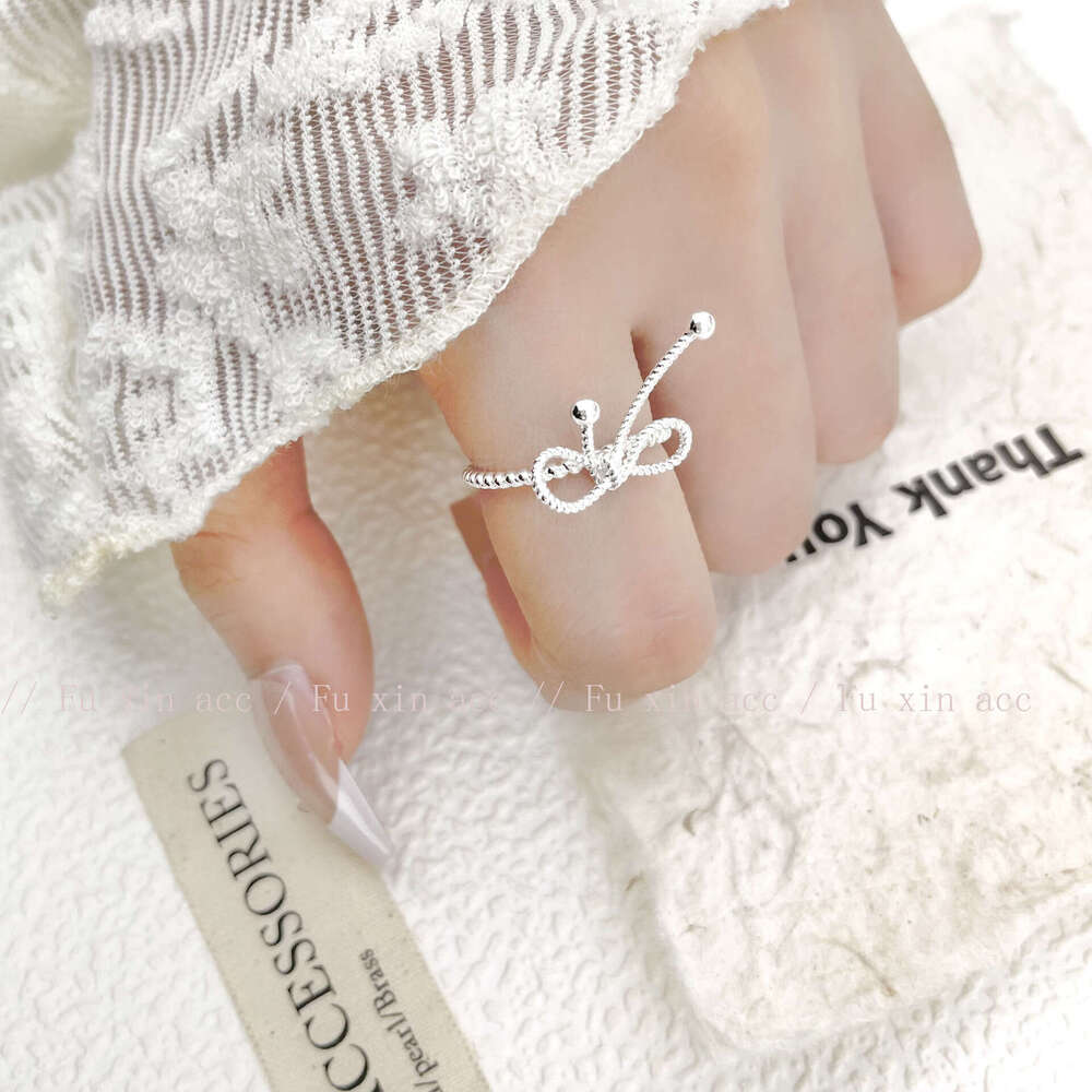 Korean Version Light Luxury Niche Design High-End Twist Asymmetric Bowknot Sweet Open Adjustable Ring 9d0